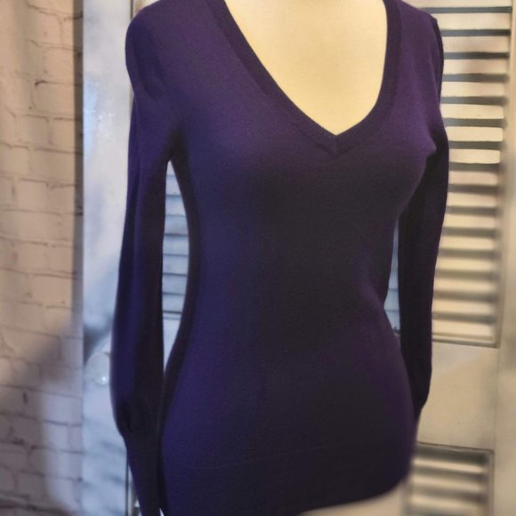 Banana Republic Sweaters - Banana Republic XS Merino Wool Sweater
